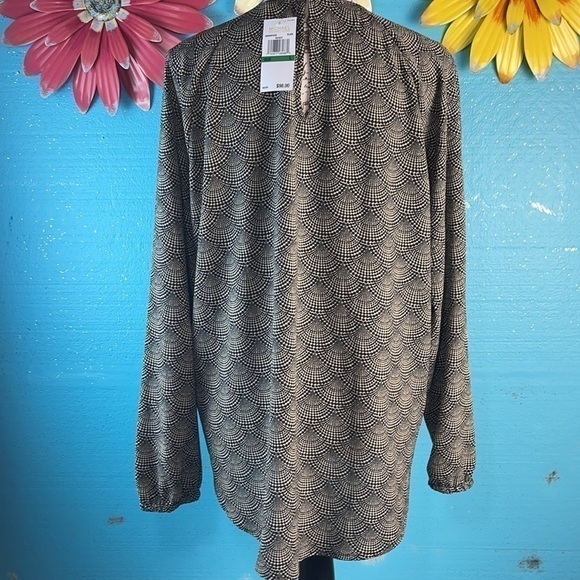 Michael Kors Textured Black Long-Sleeve Blouse w/ Seashell Print Top | Large - Picture 7 of 15